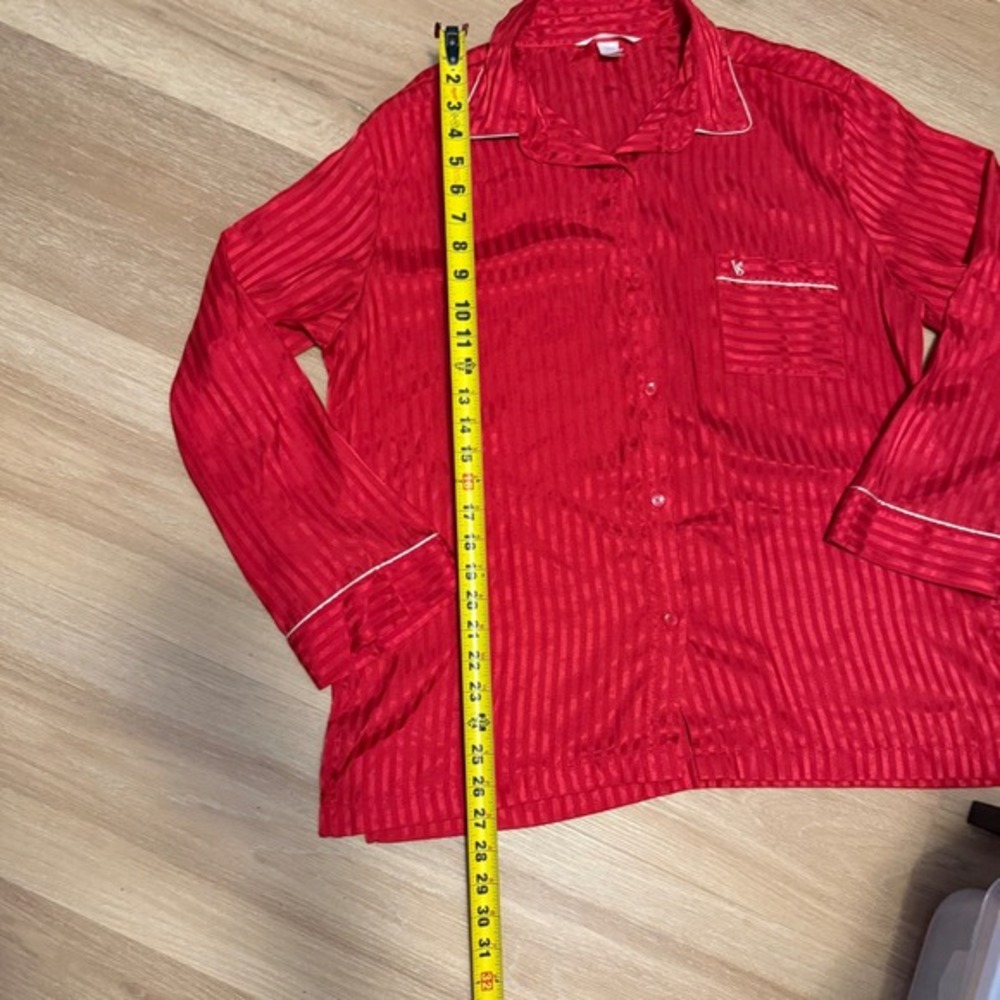 Victoria's Secret Red Striped‎ Satin Pajama Top Long Sleeve Button Up Large - Picture 4 of 4